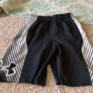 Black & White Boys’ Under Armour shorts w/ pockets